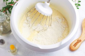 Творожный пирог с персиками - фото шаг 4