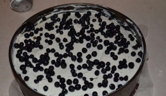 Торт черничный с йогуртом - фото шаг 4
