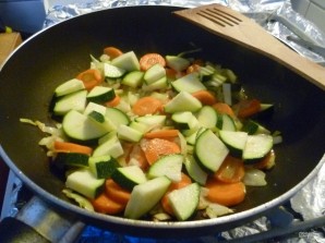 Пангасиус с луком и морковью - фото шаг 3
