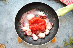 Паста с осьминогом в томатном соусе - фото шаг 4
