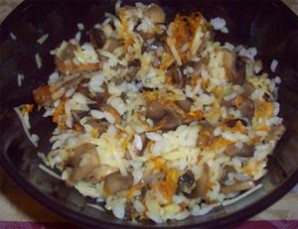 Кальмары, фаршированные рисом и грибами - фото шаг 5
