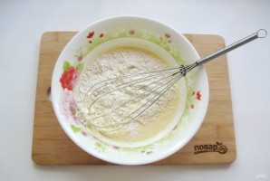 Пирог с яично-сметанной заливкой - фото шаг 5