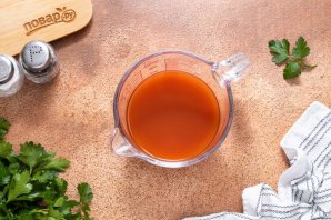 Тушеная капуста - фото шаг 7