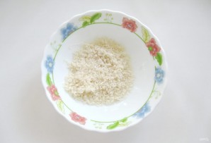 Сладкая рисовая каша со сливой - фото шаг 1