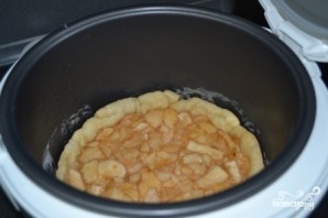 Пирог с яблочным вареньем в мультиварке - фото шаг 6