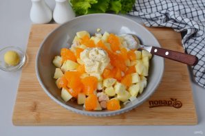 Новогодний салат с мандаринами - фото шаг 6