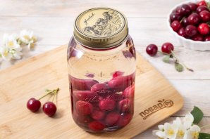 Вишневый компот на зиму - фото шаг 6