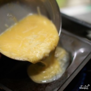 Яичница с сыром в духовке - фото шаг 5