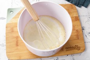 Блины с дырочками на кефире - фото шаг 4