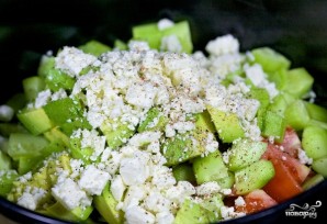 Овощной салат с авокадо - фото шаг 6