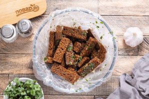 Чесночные гренки - фото шаг 7