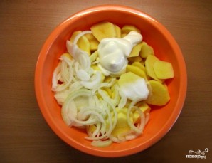 Картофельная запеканка с фаршем и помидорами - фото шаг 1