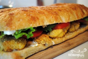 Сэндвич с рыбой и соусом - фото шаг 5
