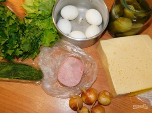 Салат с ветчиной и маринованными огурцами - фото шаг 1
