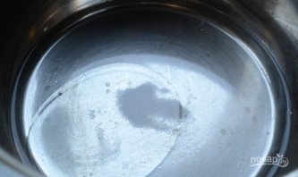 Заварное тесто на чебуреки с пузырьками - фото шаг 1