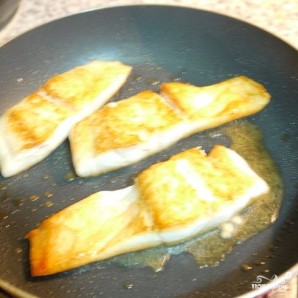 Белая рыба в сливочном соусе с анчоусами - фото шаг 7