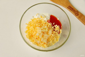 Сельдь в сырном соусе - фото шаг 2