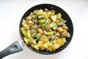 Жареный картофель со вкусом грибов - фото шаг 9