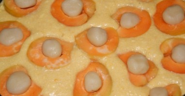Абрикосовый пирог с марципаном - фото шаг 4