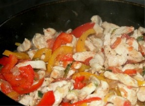 Курица с овощами в сметанном соусе - фото шаг 3