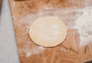 Пирожки дрожжевые с картошкой - фото шаг 4