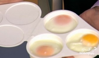 Яйца в микроволновке - фото шаг 2