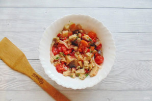Салат из запеченных баклажанов, помидоров и перца - фото шаг 10