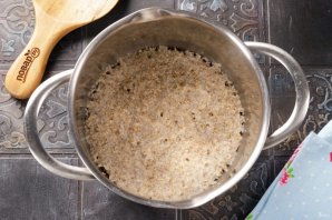 Каша ячневая на молоке - фото шаг 4