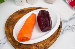 Салат из свеклы и моркови с сыром - фото шаг 2