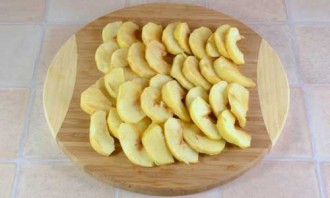 Шарлотка с яблоками открытая - фото шаг 6