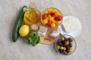 Греческий салат из помидоров черри - фото шаг 1