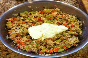 Простой салат с тунцом консервированным - фото шаг 5