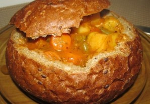 Венгерский суп-гуляш в хлебе - фото шаг 5