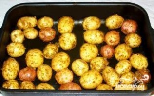 Картофель в духовке в кожуре - фото шаг 3