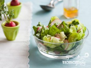 Весенний салат с редисом и петрушкой - фото шаг 4