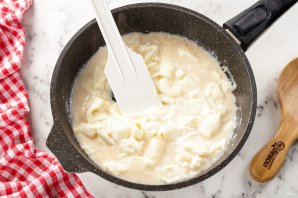 Яичница-болтунья - фото шаг 10