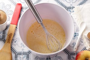 Быстрый яблочный пирог - фото шаг 3