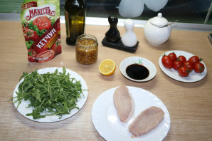 Салат из рукколы со стейком и кетчупом "Махеевъ" Беларусь - фото шаг 1