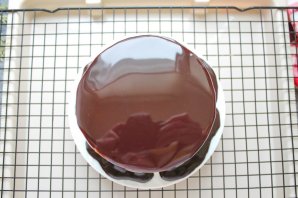 Глянцевая шоколадная глазурь для торта - фото шаг 9