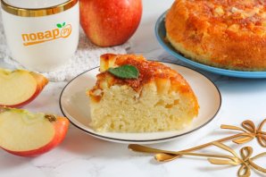 Творожный пирог на сковороде с яблоками - фото шаг 10