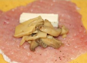 Мешочки с сыром и грибами - фото шаг 2