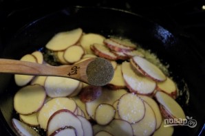Жареная картошечка с луком - фото шаг 5