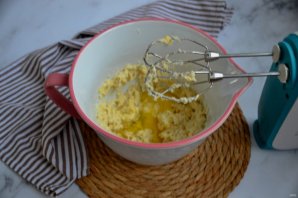 Кекс с финиками и бананом - фото шаг 7