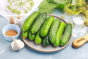Вкусные маринованные огурцы - фото шаг 1
