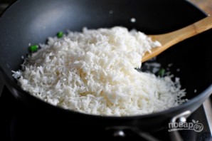 Жареный рис с соевым соусом - фото шаг 6