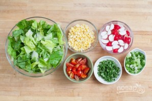 Салат из курицы с кукурузой - фото шаг 2