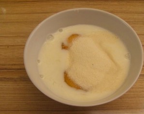 Омлет с манкой и молоком - фото шаг 2