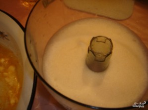 Кекс на кефире с изюмом - фото шаг 1