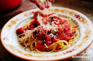 Спагетти с фрикадельками и соусом - фото шаг 6