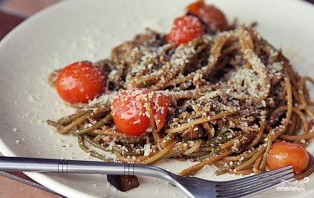  Спагетти с черри, баклажанами и пророщенной фасолью - фото шаг 5